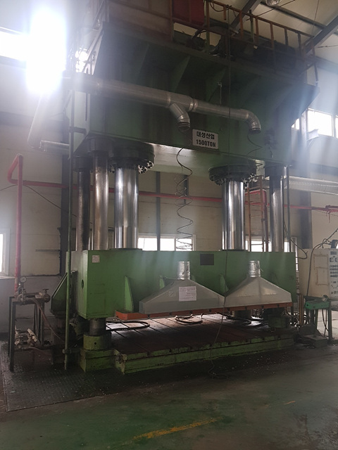 �뼺 ���ֽ� ���������� 1500��